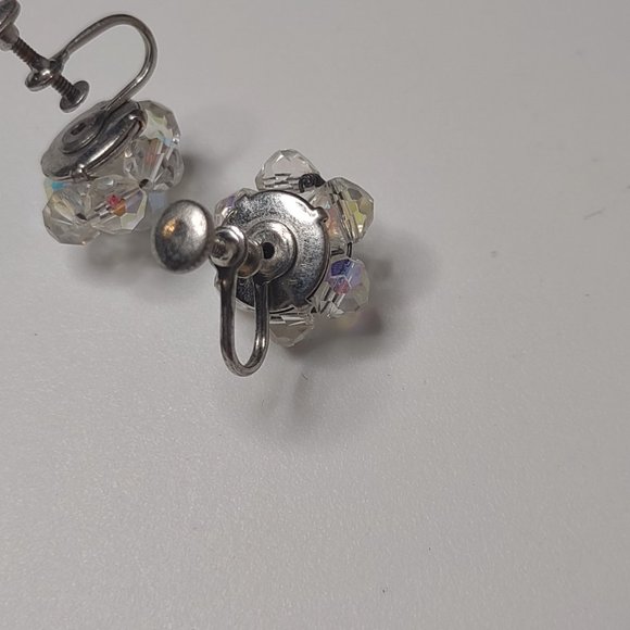Vintage Clear Glass Screw On Earrings - Picture 5 of 10